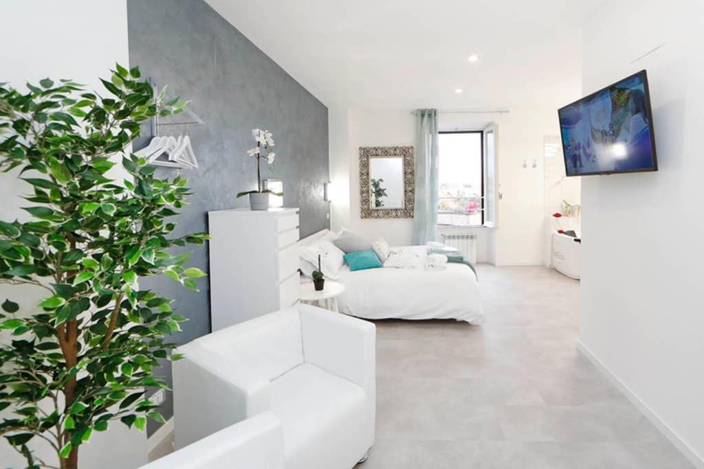 White Panoramic Jacuzzi Suite Trastevere - Top Collection Рим Экстерьер фото